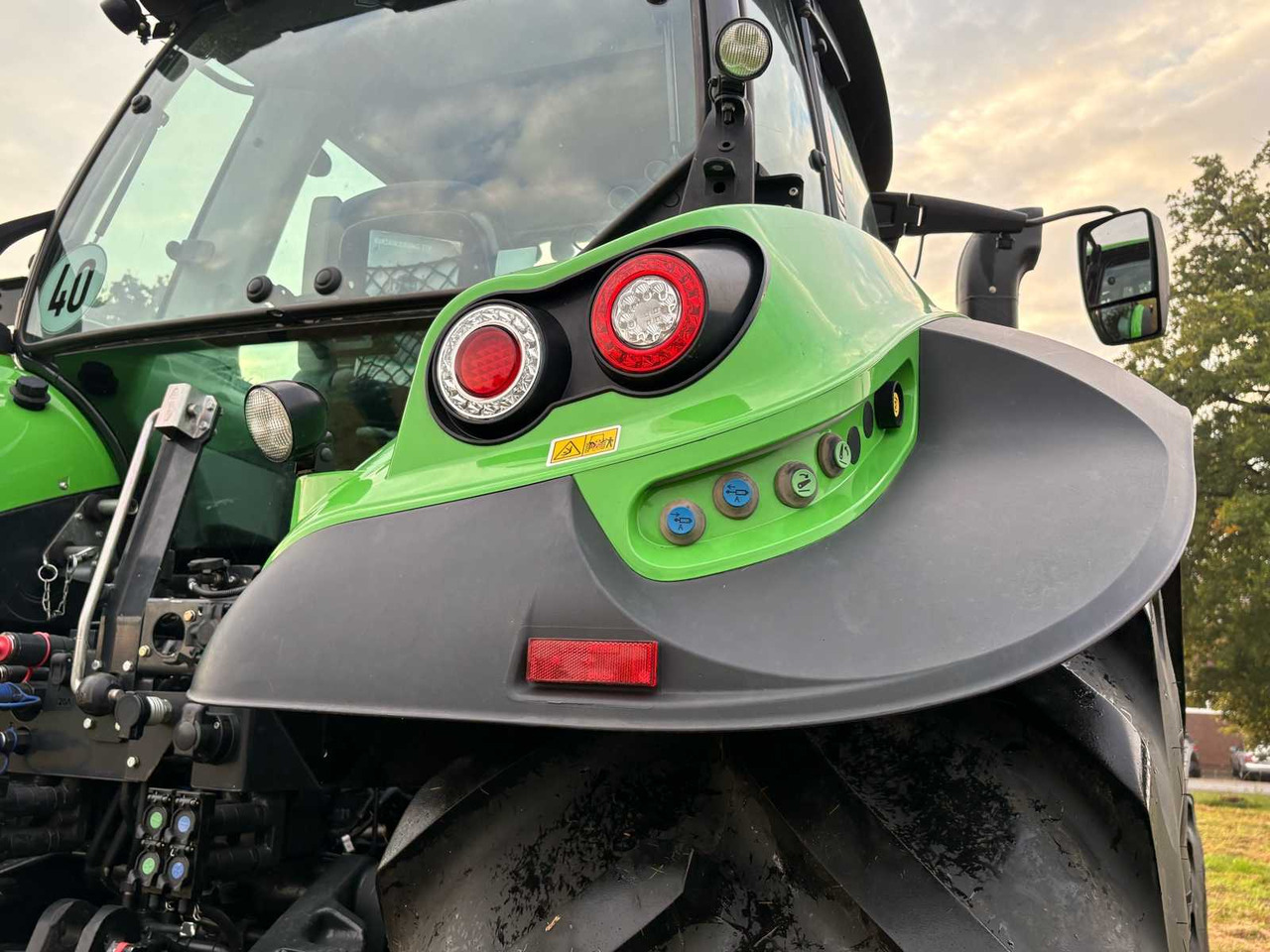 Farm tractor DEUTZ-FAHR 8280 TTV FARM TRACTOR: picture 14 Farm tractor DEUTZ-FAHR 8280 TTV FARM TRACTOR: picture 14