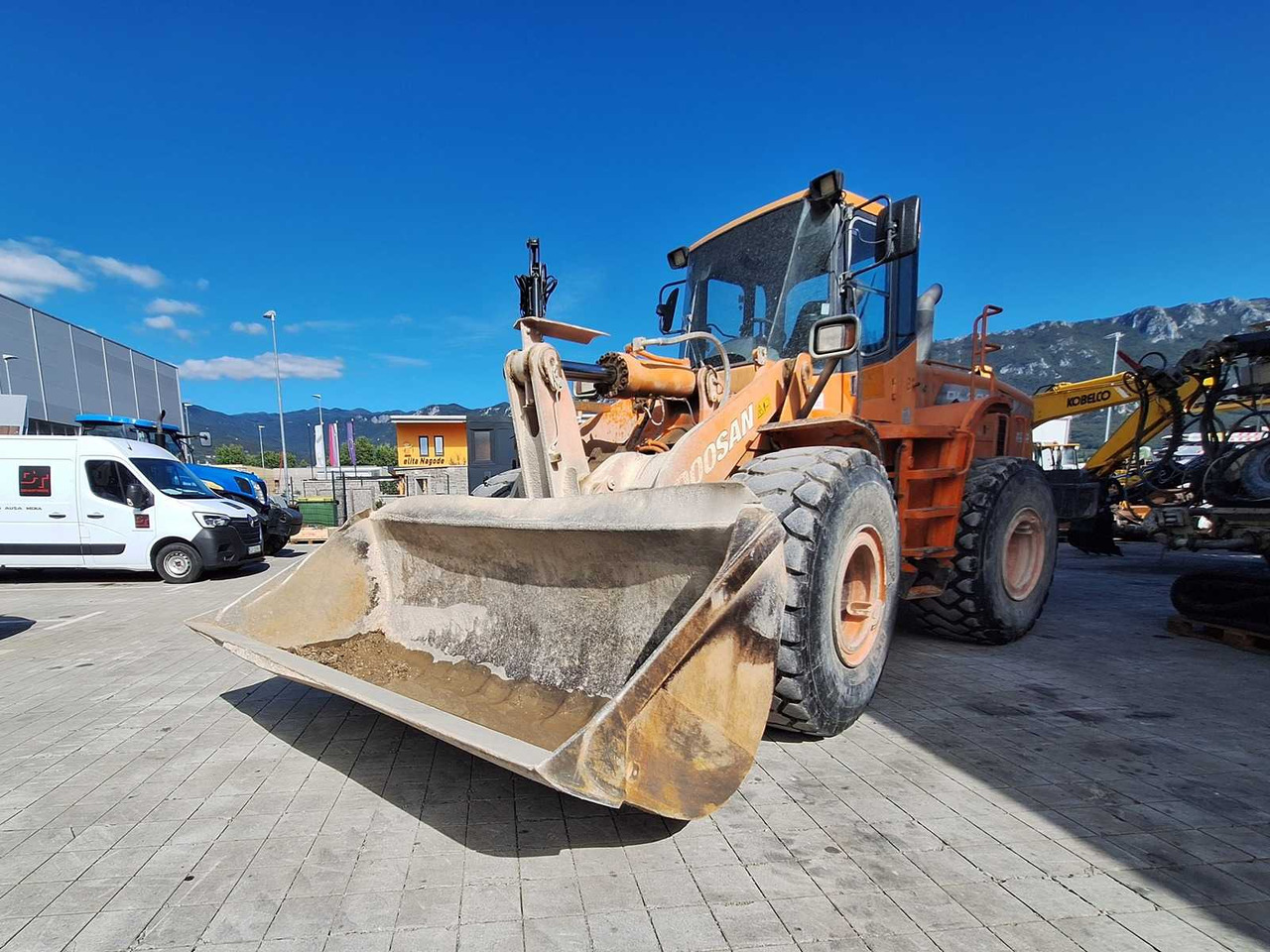 DOOSAN DL 300 - Wheel loader: picture 4 DOOSAN DL 300 - Wheel loader: picture 4
