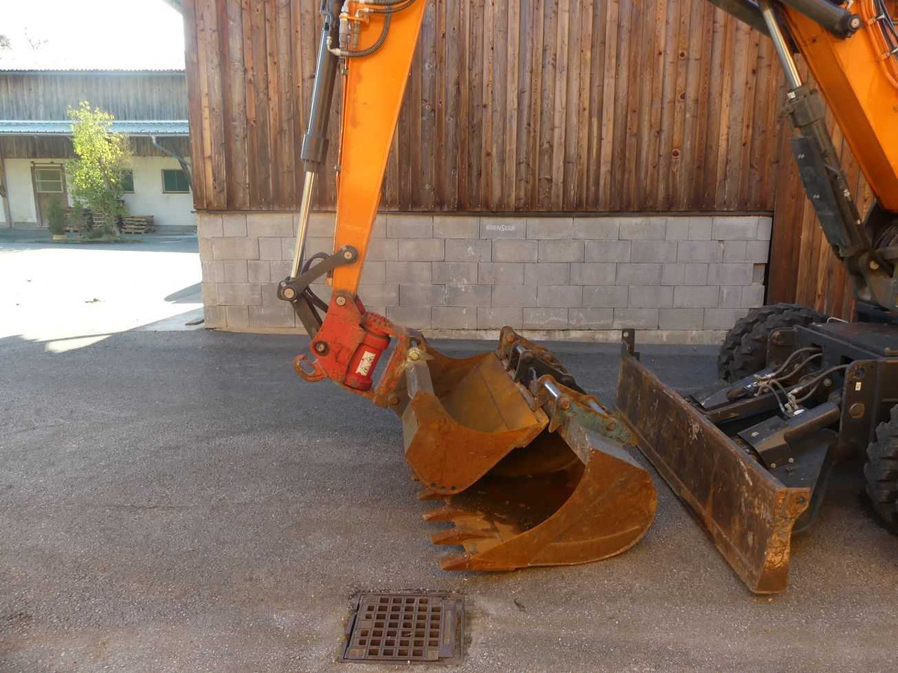 DOOSAN - DX100W-7 - 2022 - WHEELED EXCAVATOR - Wheel excavator: picture 4 DOOSAN - DX100W-7 - 2022 - WHEELED EXCAVATOR - Wheel excavator: picture 4