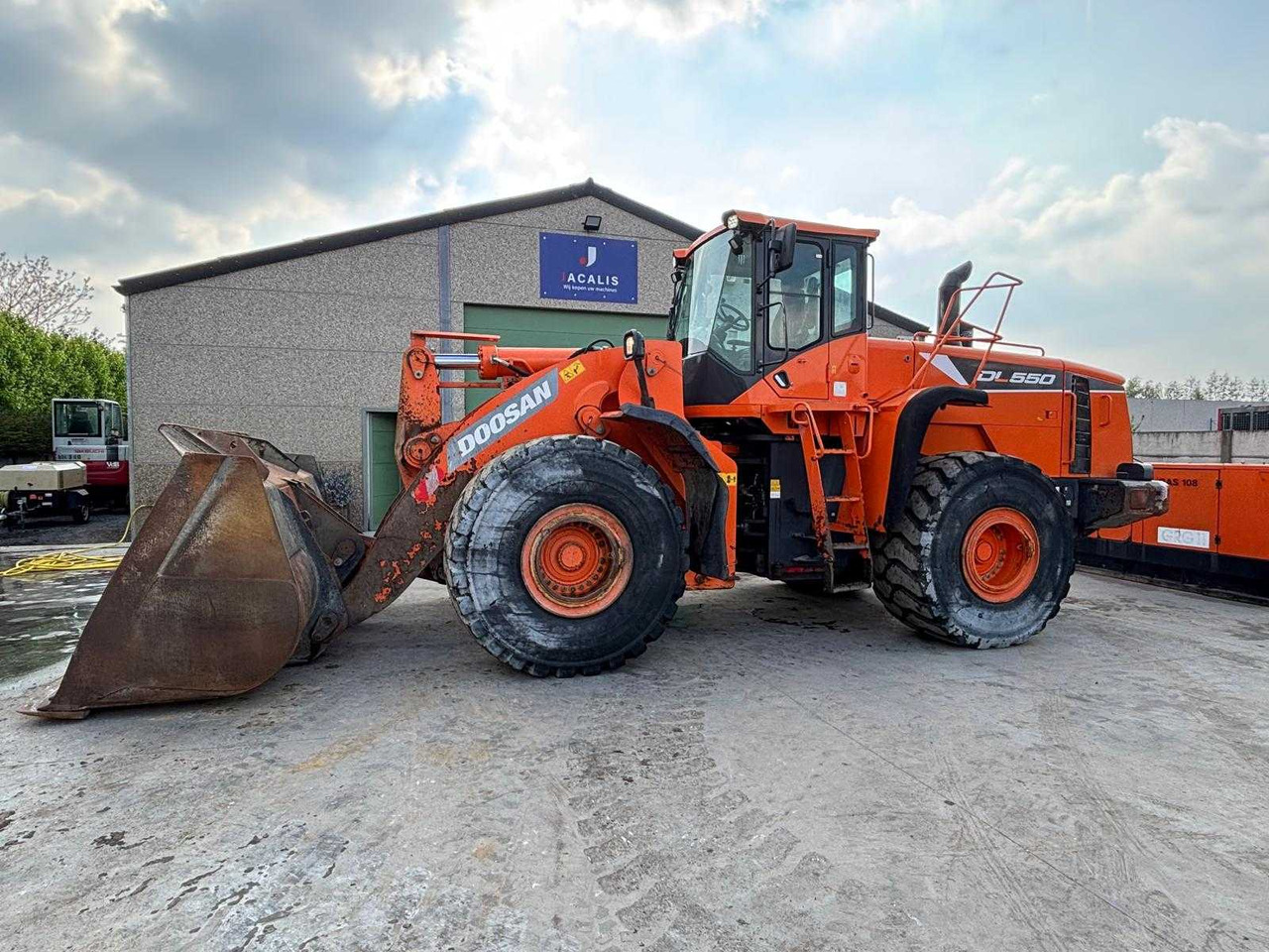 Doosan DL550 - Wheel loader: picture 2 Doosan DL550 - Wheel loader: picture 2