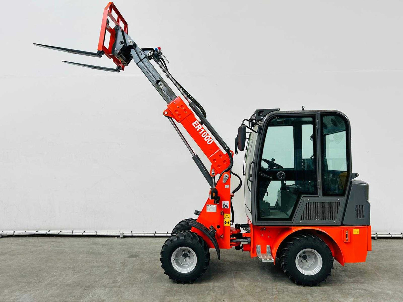 EVERUN - 2025 - ER1000 - TELESCOPIC ARTICULATED WHEEL LOADER KUBOTA EURO5 - Wheel loader: picture 3 EVERUN - 2025 - ER1000 - TELESCOPIC ARTICULATED WHEEL LOADER KUBOTA EURO5 - Wheel loader: picture 3