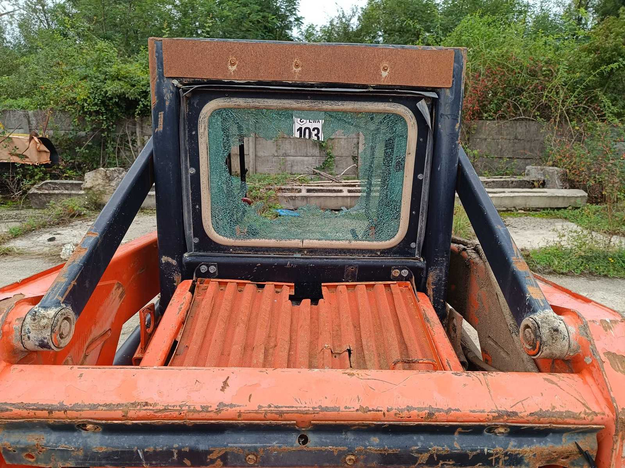 FIAT-HITACHI - SL45B - SKID STEER LOADER - 1998 - Compact track loader: picture 2 FIAT-HITACHI - SL45B - SKID STEER LOADER - 1998 - Compact track loader: picture 2