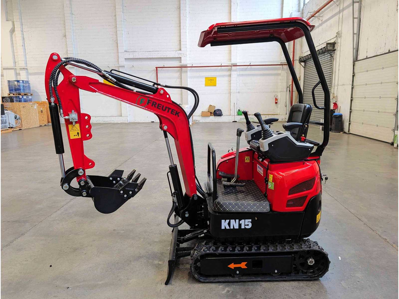 FREUTEK EKN0015 HEAVY DUTY DIESEL MINI-EXCAVATOR 8,6 KW - Mini excavator: picture 1 FREUTEK EKN0015 HEAVY DUTY DIESEL MINI-EXCAVATOR 8,6 KW - Mini excavator: picture 1