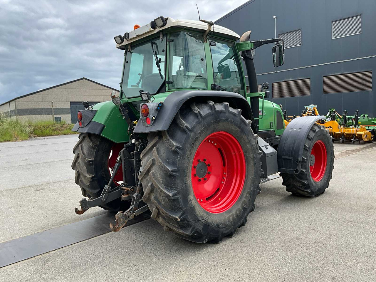 Fendt FENDT 716 Vario - Farm tractor: picture 3 Fendt FENDT 716 Vario - Farm tractor: picture 3