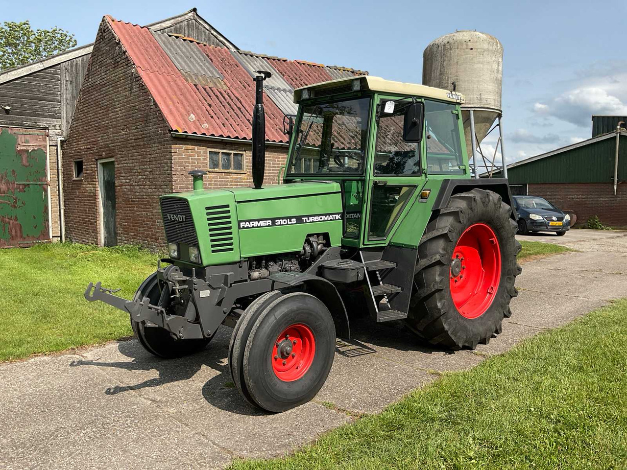 Fendt Farmer 310LS Turbomatik - Farm tractor: picture 1 Fendt Farmer 310LS Turbomatik - Farm tractor: picture 1