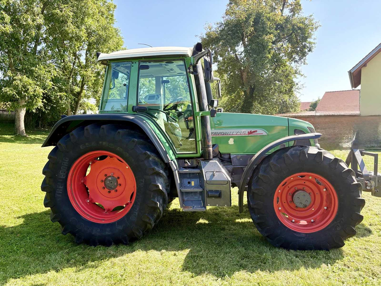 Fendt Favorit 716 Vario - Farm tractor: picture 4 Fendt Favorit 716 Vario - Farm tractor: picture 4
