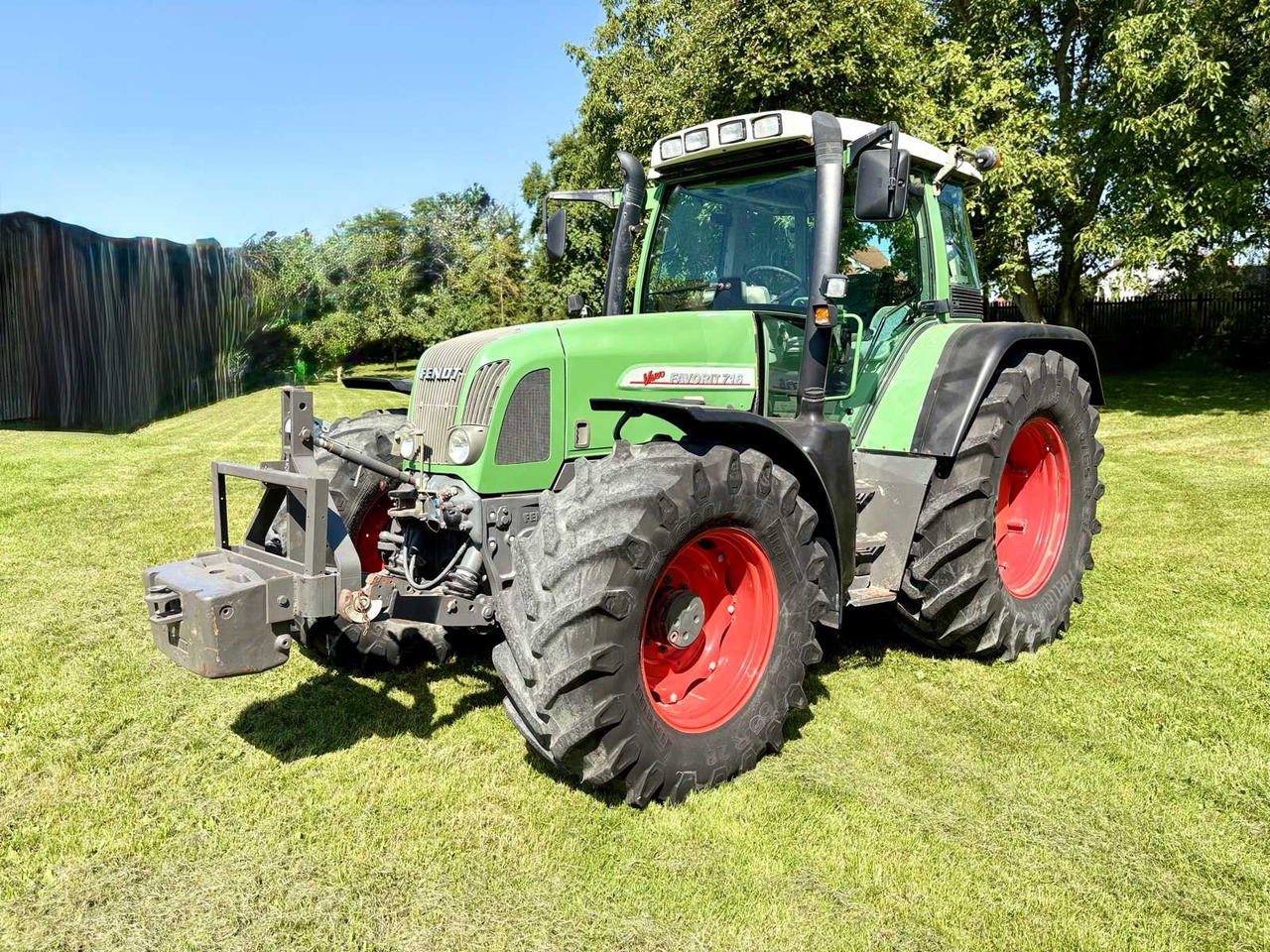Fendt Favorit 716 Vario - Farm tractor: picture 1 Fendt Favorit 716 Vario - Farm tractor: picture 1
