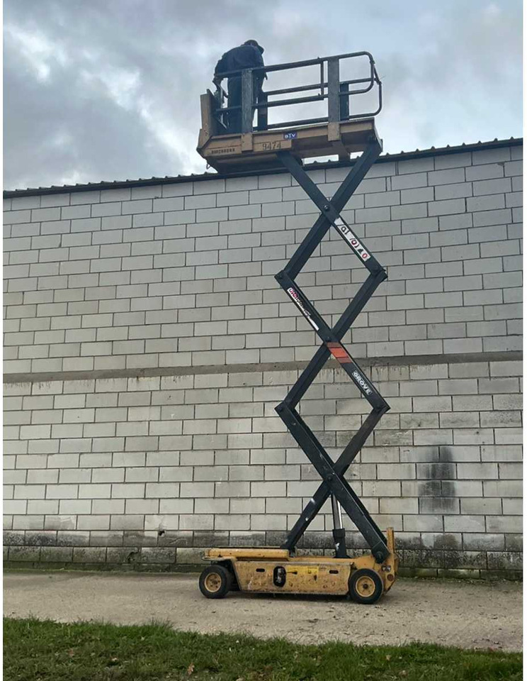 GROVE MFG SCISSOR LIFT SM2633BE AERIAL PLATFORM - Aerial platform: picture 3 GROVE MFG SCISSOR LIFT SM2633BE AERIAL PLATFORM - Aerial platform: picture 3