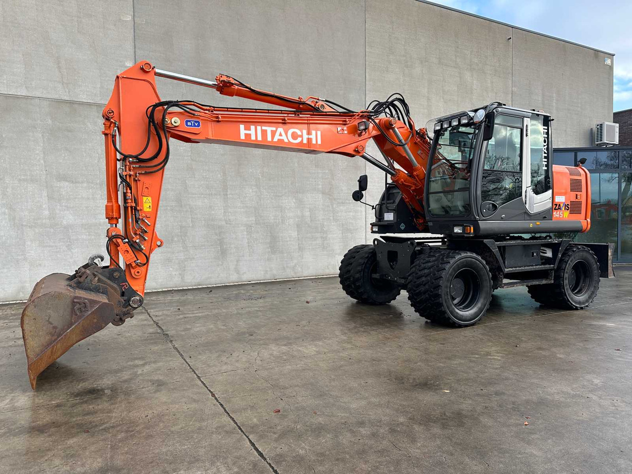 HITACHI - 2012 - ZX145W-3 - WHEELED EXCAVATOR - Wheel excavator: picture 1 HITACHI - 2012 - ZX145W-3 - WHEELED EXCAVATOR - Wheel excavator: picture 1