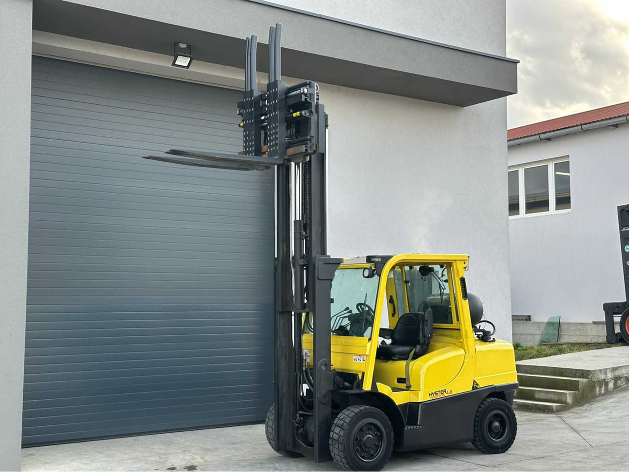HYSTER - H4.0FT - FORKLIFT TRUCKS - 2010 - Forklift: picture 5 HYSTER - H4.0FT - FORKLIFT TRUCKS - 2010 - Forklift: picture 5