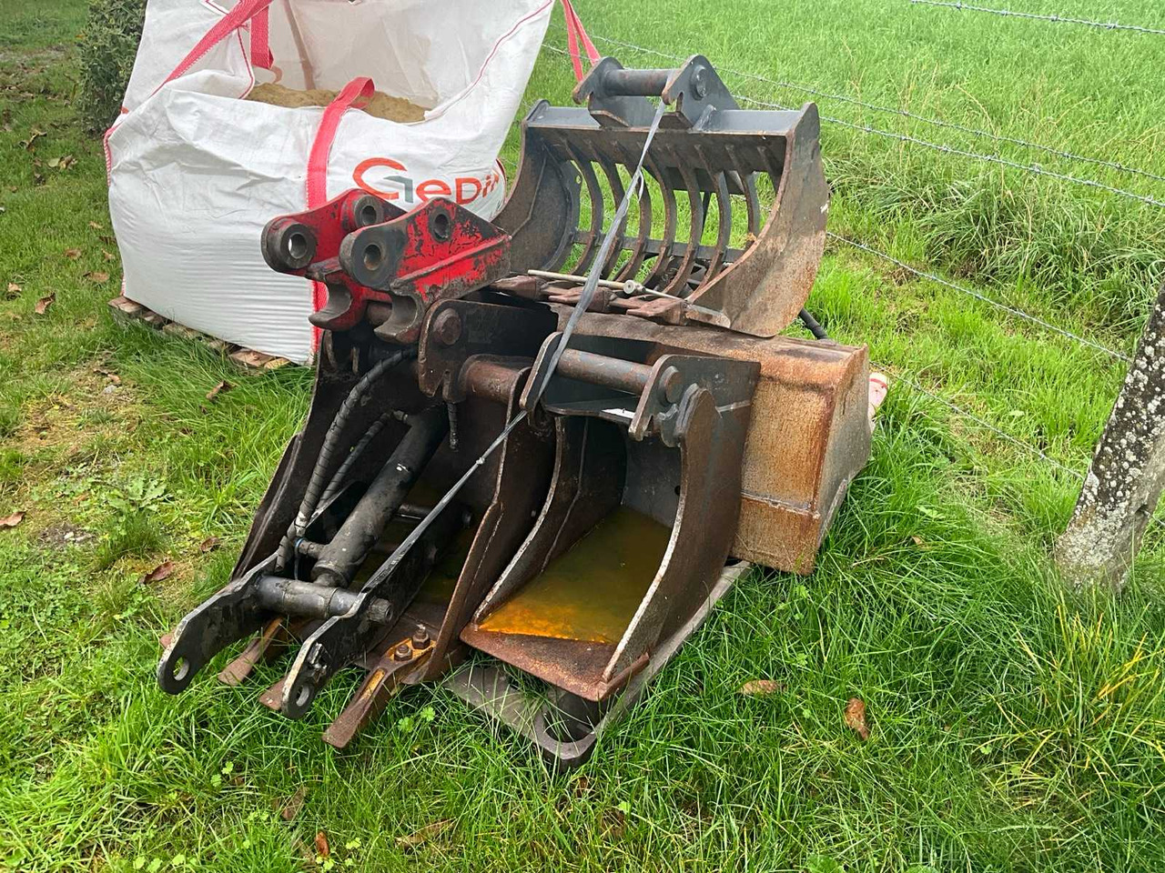 Henle  - Excavator bucket: picture 1 Henle  - Excavator bucket: picture 1