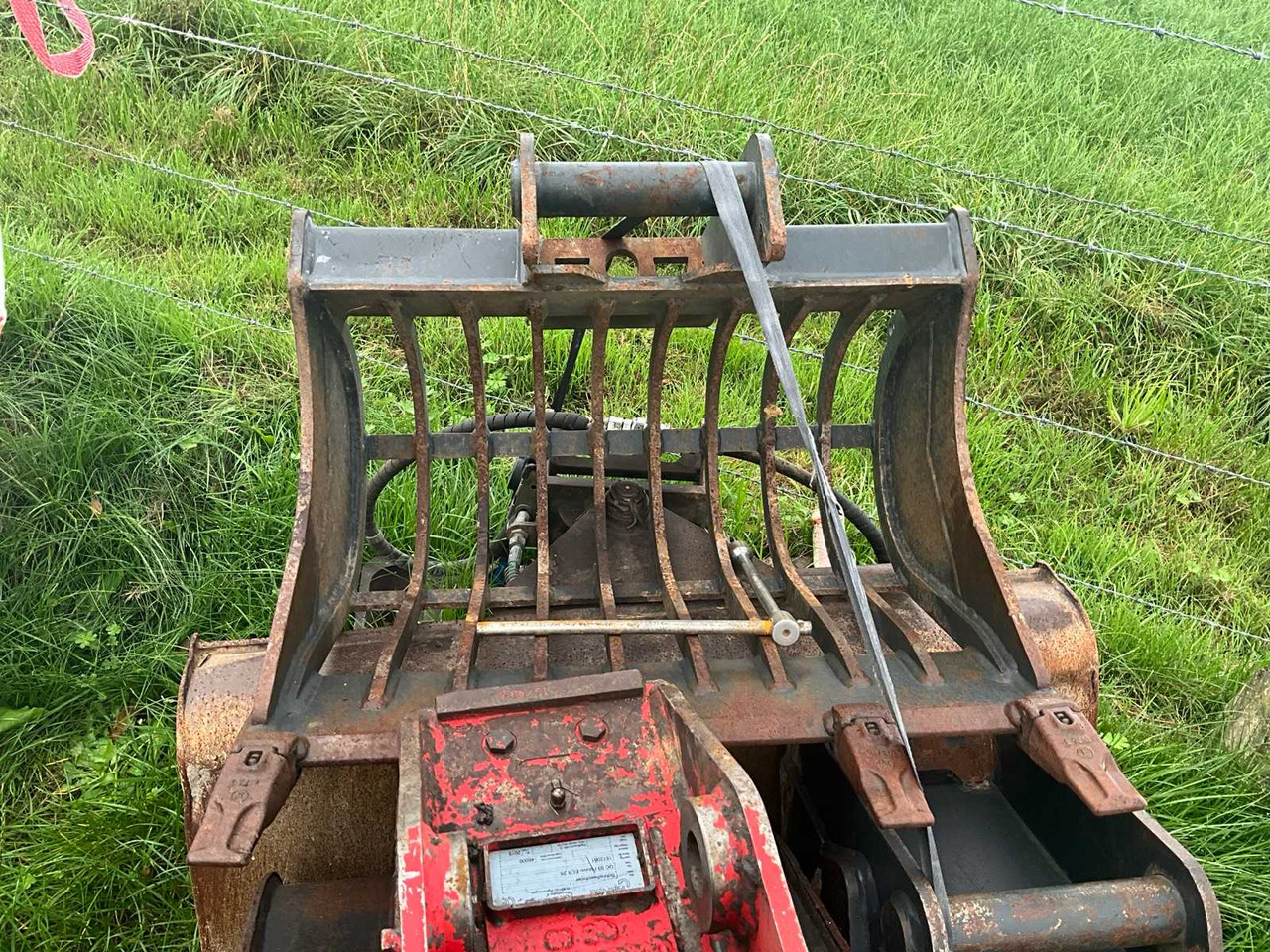 Henle  - Excavator bucket: picture 3 Henle  - Excavator bucket: picture 3