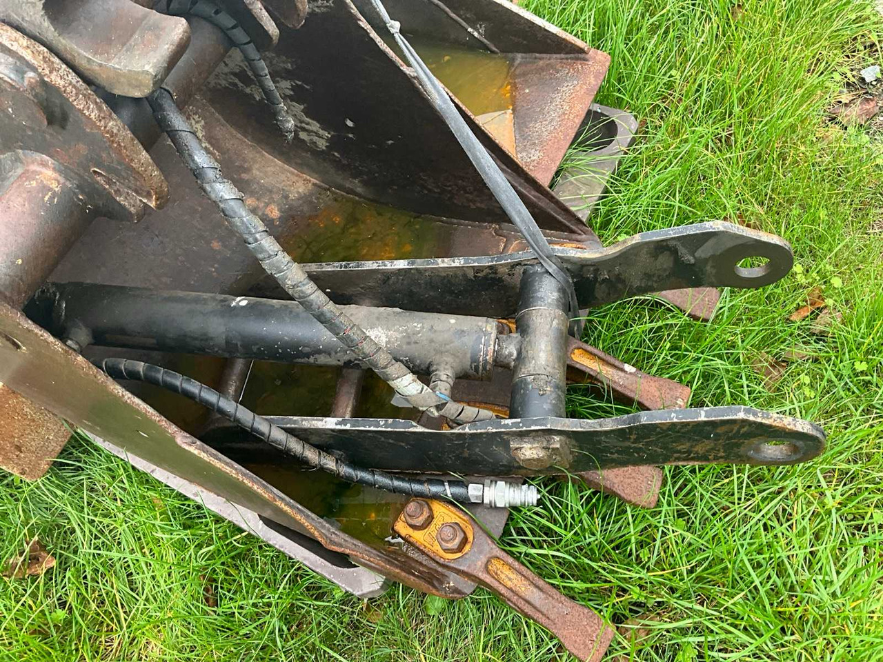 Henle  - Excavator bucket: picture 2 Henle  - Excavator bucket: picture 2