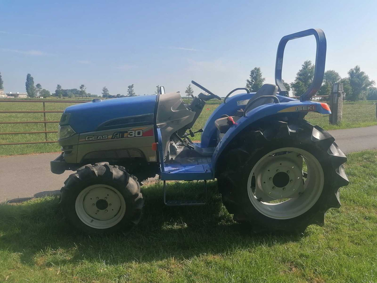 Iseki AT30 - Mini tractor: picture 1 Iseki AT30 - Mini tractor: picture 1