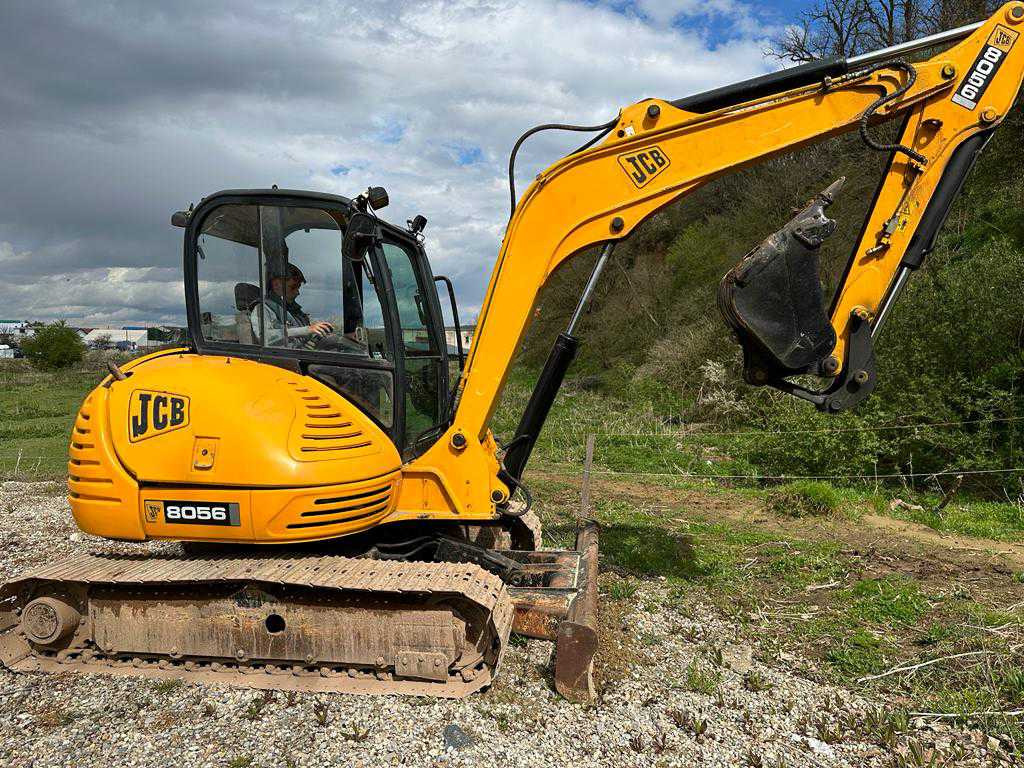 JCB 8056 - TRACKED EXCAVATOR - 2011 - Excavator: picture 1 JCB 8056 - TRACKED EXCAVATOR - 2011 - Excavator: picture 1