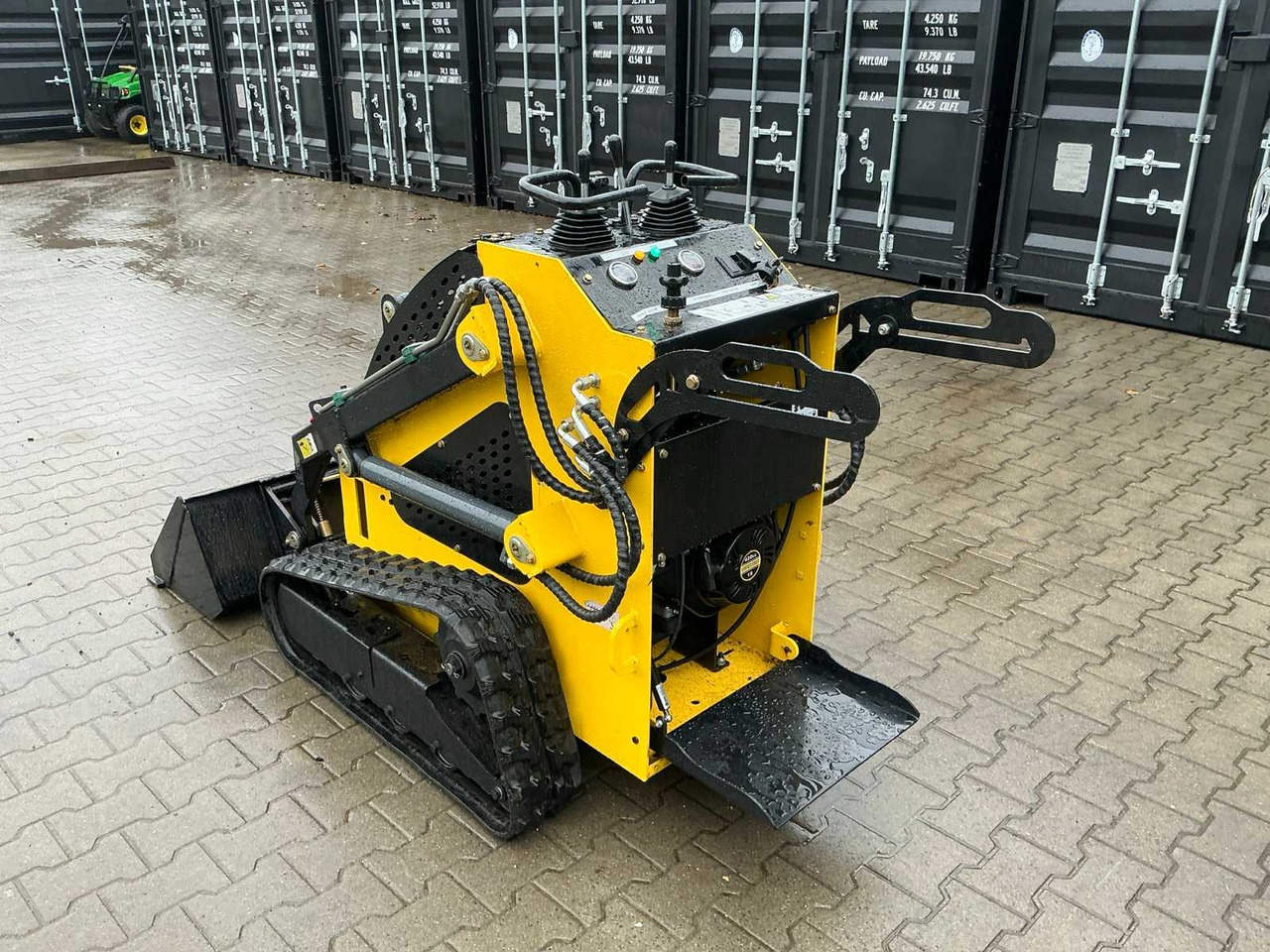 JL LRT360 MINI LOADER / SKID STEER LOADER ON TRACKS - Compact track loader: picture 3 JL LRT360 MINI LOADER / SKID STEER LOADER ON TRACKS - Compact track loader: picture 3