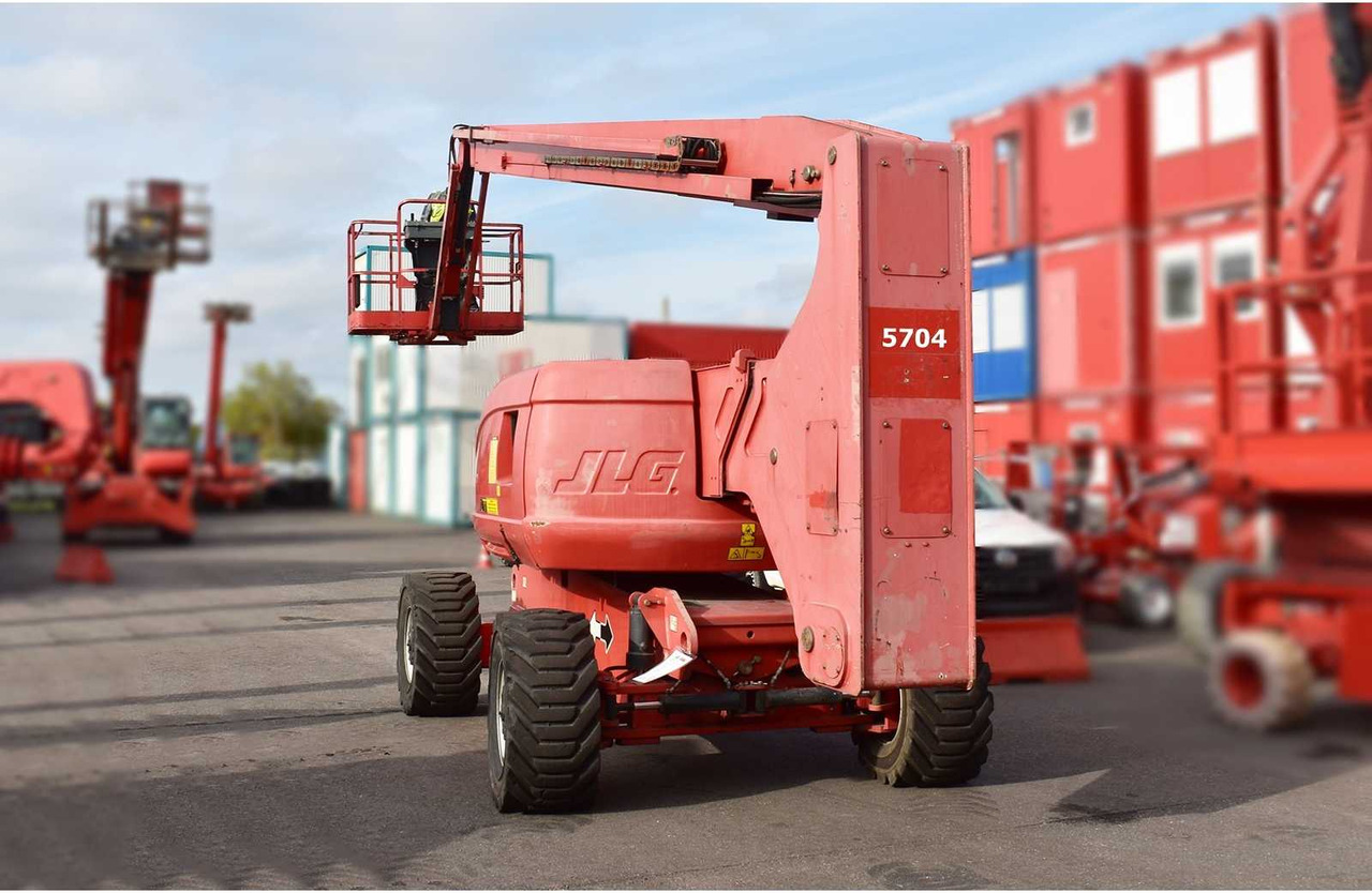 Aerial platform JLG 800AJ: picture 9