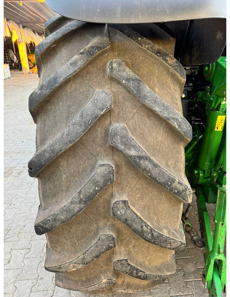 JOHN DEERE 6195 M - Farm tractor: picture 3 JOHN DEERE 6195 M - Farm tractor: picture 3