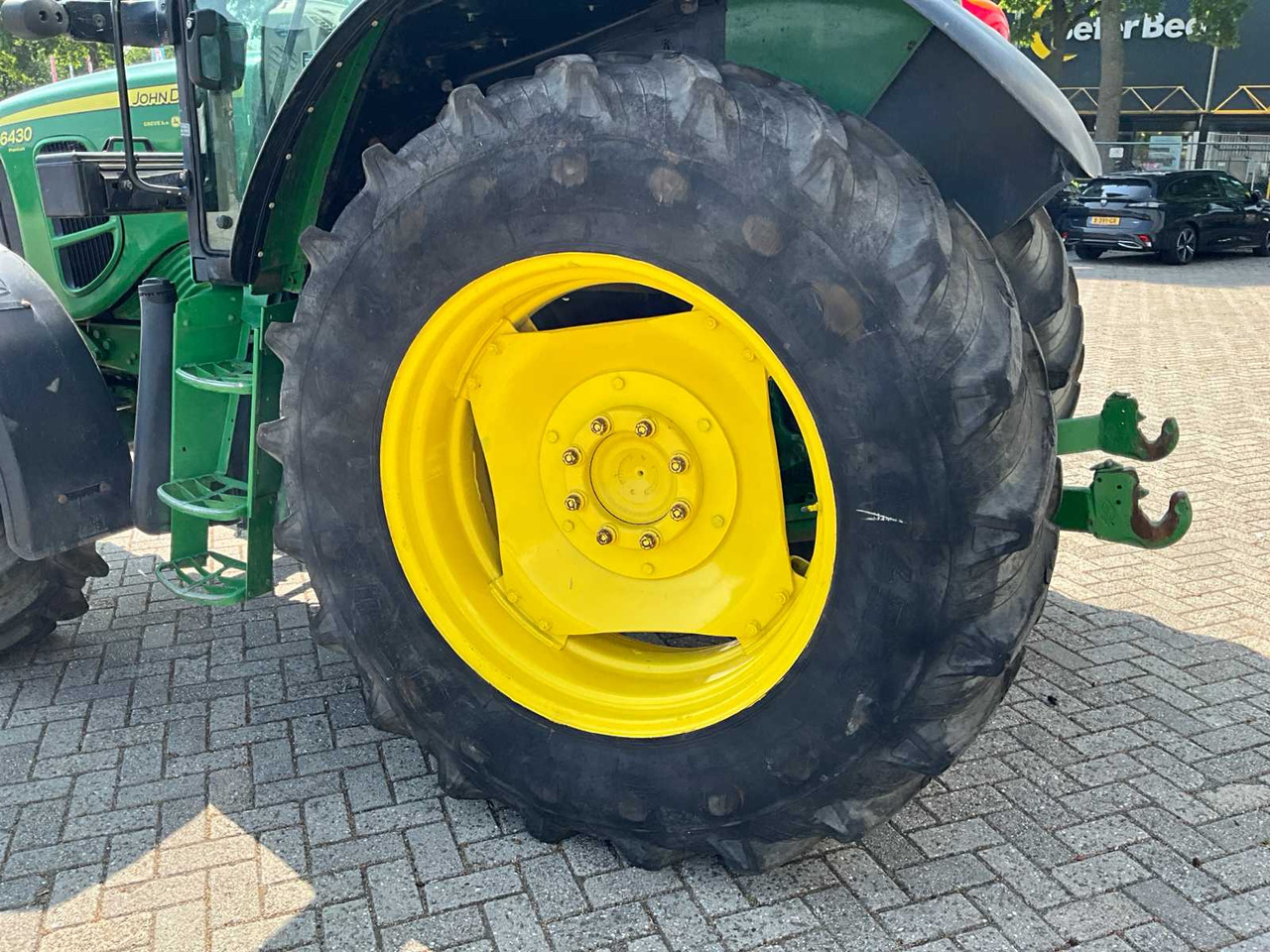 John Deere 6430 Premium - Farm tractor: picture 5 John Deere 6430 Premium - Farm tractor: picture 5