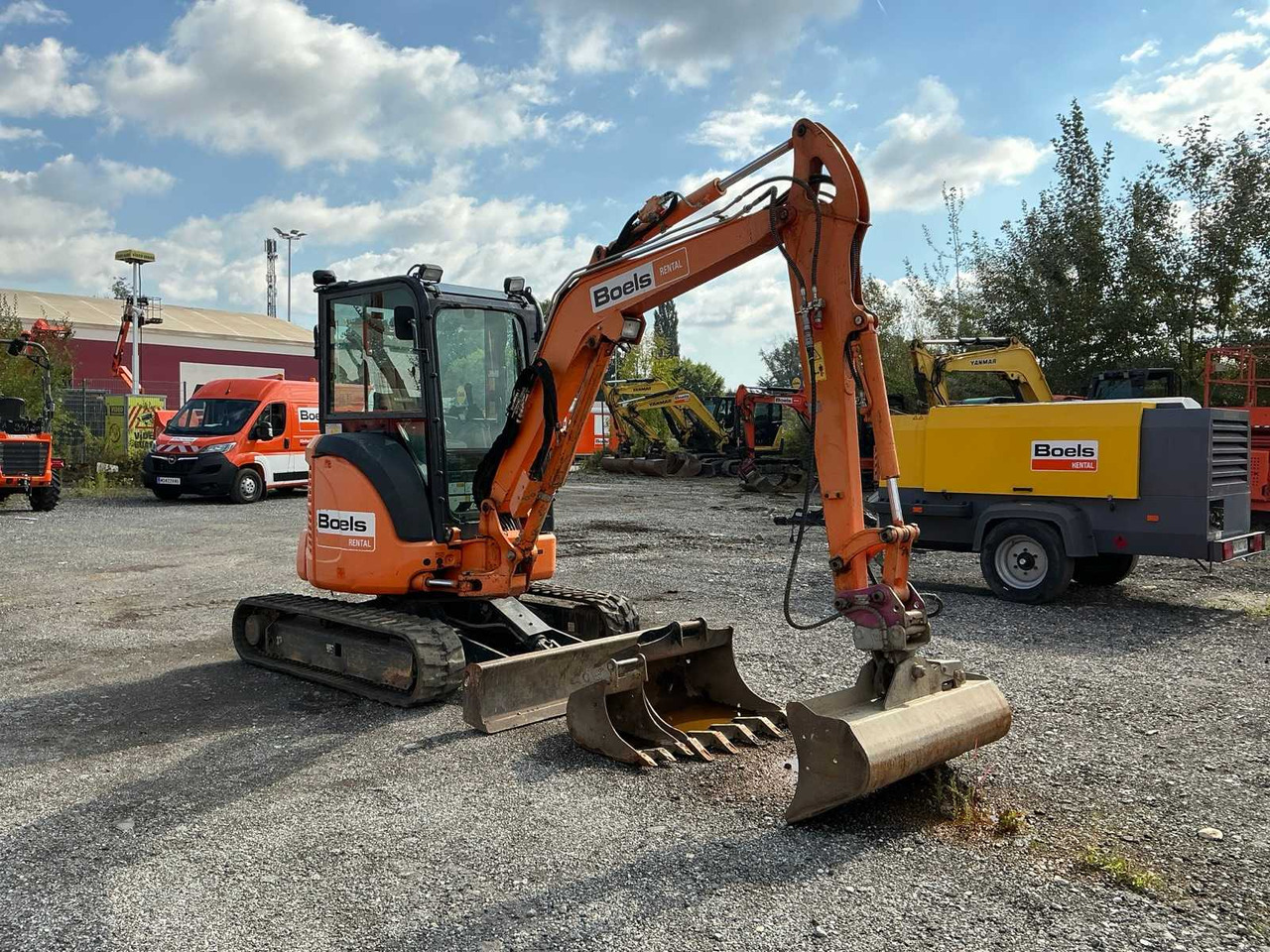 Komatsu PC35MR-5 - Crawler excavator: picture 2 Komatsu PC35MR-5 - Crawler excavator: picture 2