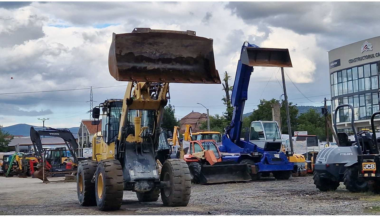 Komatsu WA270-7 - Wheel loader: picture 4 Komatsu WA270-7 - Wheel loader: picture 4