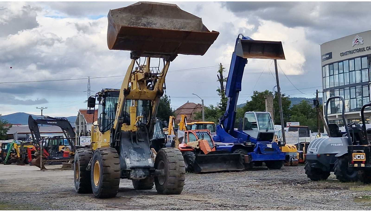 Komatsu WA270-7 - Wheel loader: picture 5 Komatsu WA270-7 - Wheel loader: picture 5