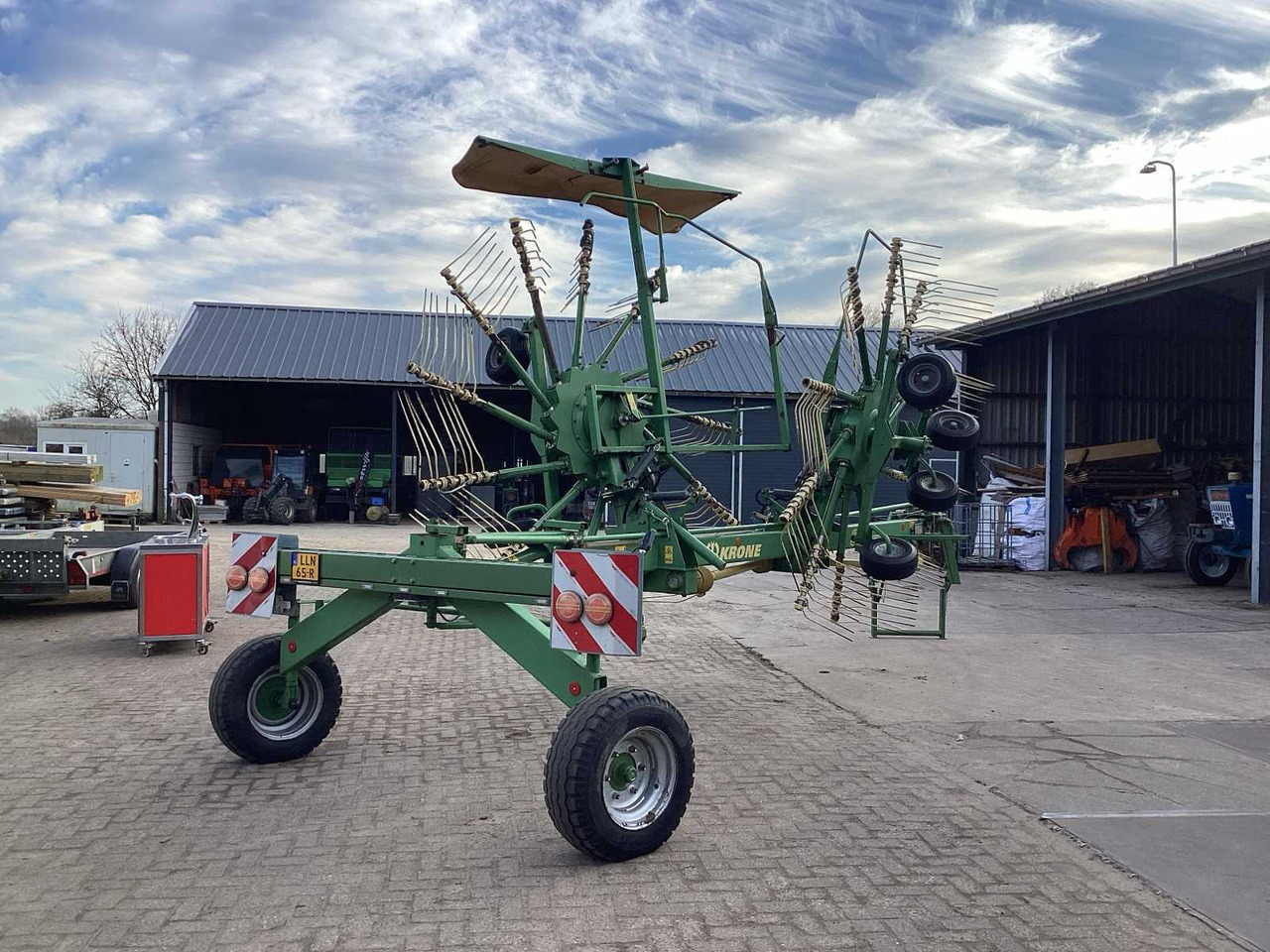 Krone SWADRO - Tedding equipment: picture 4 Krone SWADRO - Tedding equipment: picture 4