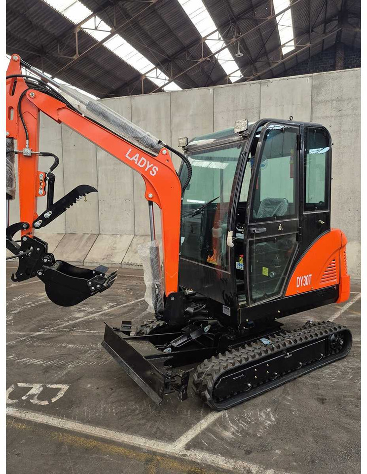 LADYS - 2025 - DY30 - MINI EXCAVATOR - Mini excavator: picture 3 LADYS - 2025 - DY30 - MINI EXCAVATOR - Mini excavator: picture 3