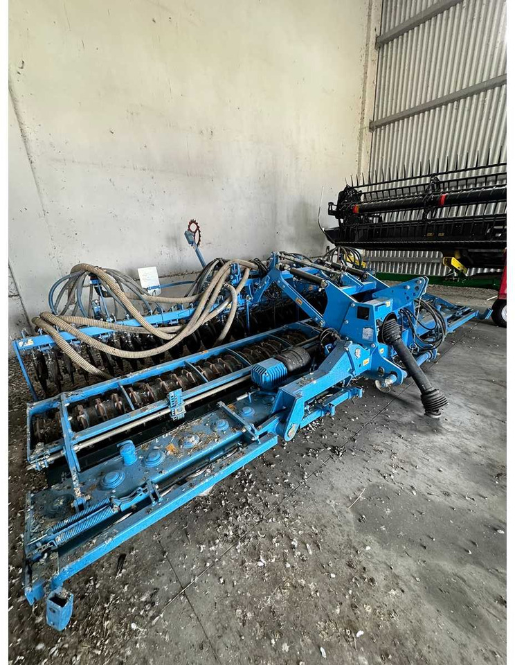 LEMKEN SOLITAIR + ZIRKON + FRONT TANK Solitair 12K/600 + Zirkon 12K/600 + Front Tank Solitair 23 - Sowing equipment: picture 4 LEMKEN SOLITAIR + ZIRKON + FRONT TANK Solitair 12K/600 + Zirkon 12K/600 + Front Tank Solitair 23 - Sowing equipment: picture 4