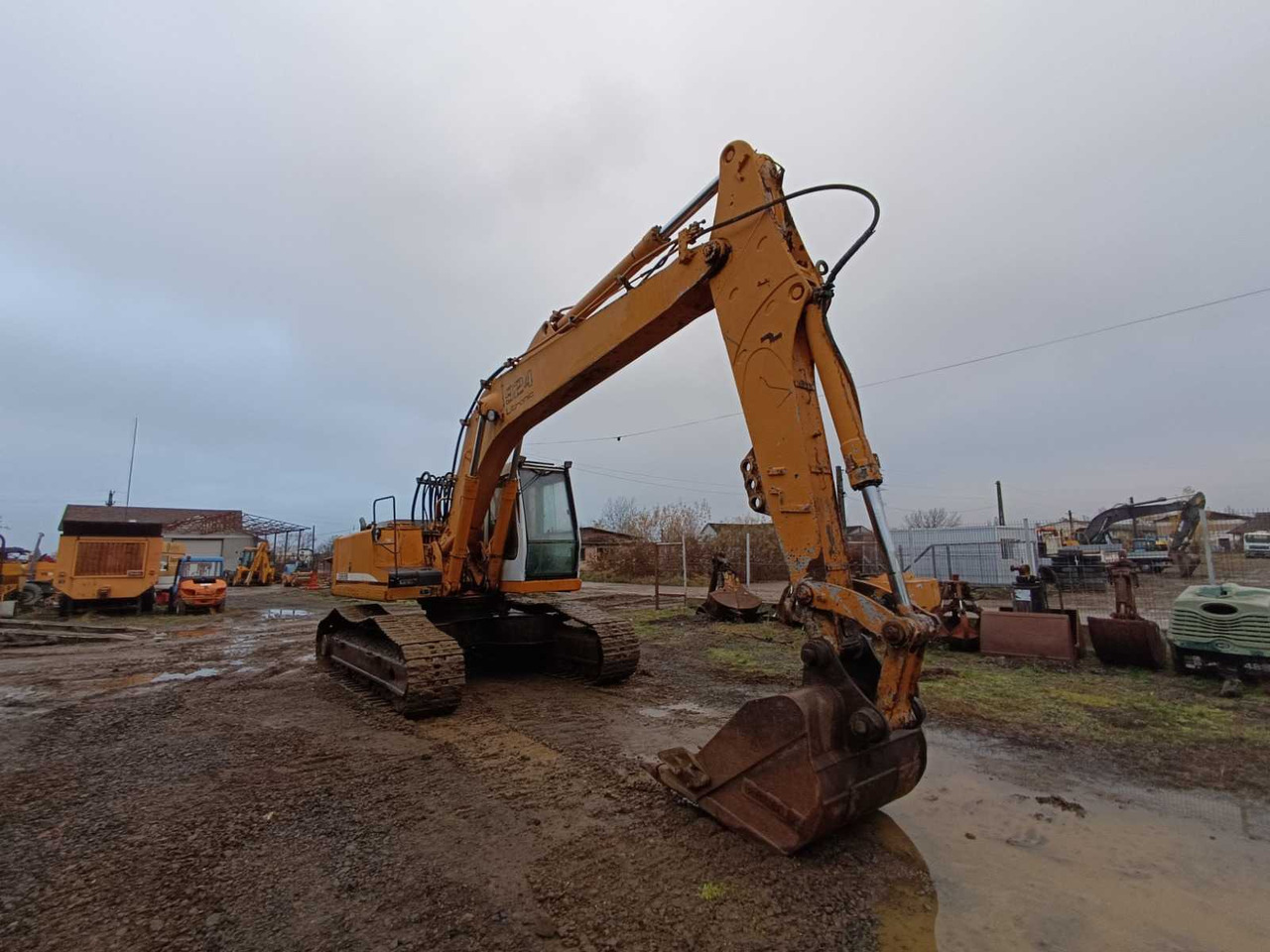 LIEBHERR - 2001 - R924 - TRACKED EXCAVATOR - Excavator: picture 5 LIEBHERR - 2001 - R924 - TRACKED EXCAVATOR - Excavator: picture 5