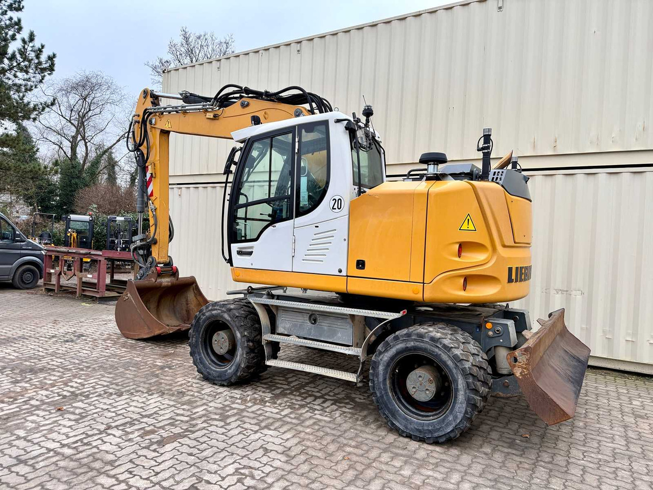 LIEBHERR - A914 COMPACT - OILQUICK - 2017 - WHEELED EXCAVATOR - Wheel excavator: picture 3 LIEBHERR - A914 COMPACT - OILQUICK - 2017 - WHEELED EXCAVATOR - Wheel excavator: picture 3