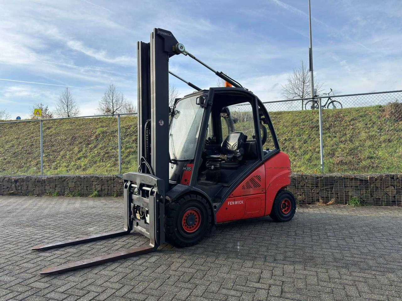 LINDE - 2010 - H35D - FORKLIFT TRUCK - Forklift: picture 1 LINDE - 2010 - H35D - FORKLIFT TRUCK - Forklift: picture 1