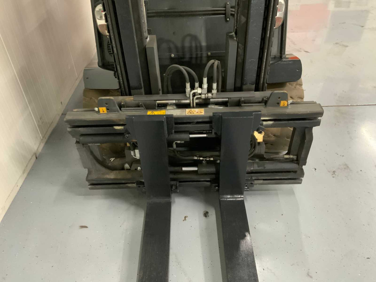 LINDE E50 - 4.1M DUPLEX, FORK POSITIONER, SIDE-SHIFT, LONG FORKS - FORKLIFT - Forklift: picture 4 LINDE E50 - 4.1M DUPLEX, FORK POSITIONER, SIDE-SHIFT, LONG FORKS - FORKLIFT - Forklift: picture 4