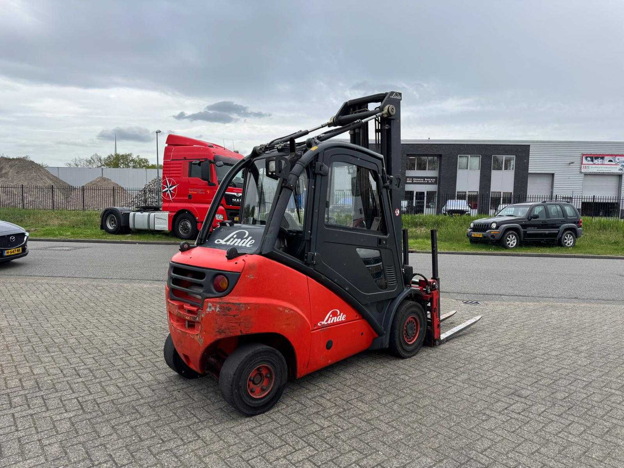 LINDE - H30 - FORKLIFT TRUCKS - 2006 - Forklift: picture 2 LINDE - H30 - FORKLIFT TRUCKS - 2006 - Forklift: picture 2