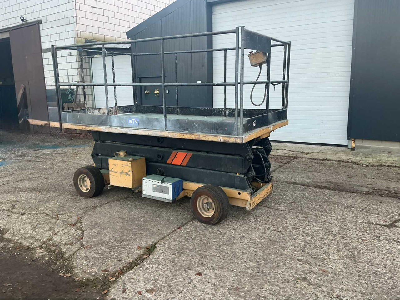 MANLIFT SCISSOR LIFT SM3270E AERIAL PLATFORM - Aerial platform: picture 2 MANLIFT SCISSOR LIFT SM3270E AERIAL PLATFORM - Aerial platform: picture 2