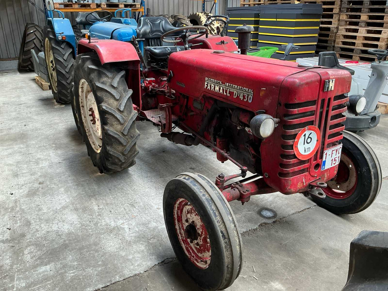 MC Cormick Farmall D430 - Mini tractor: picture 4 MC Cormick Farmall D430 - Mini tractor: picture 4