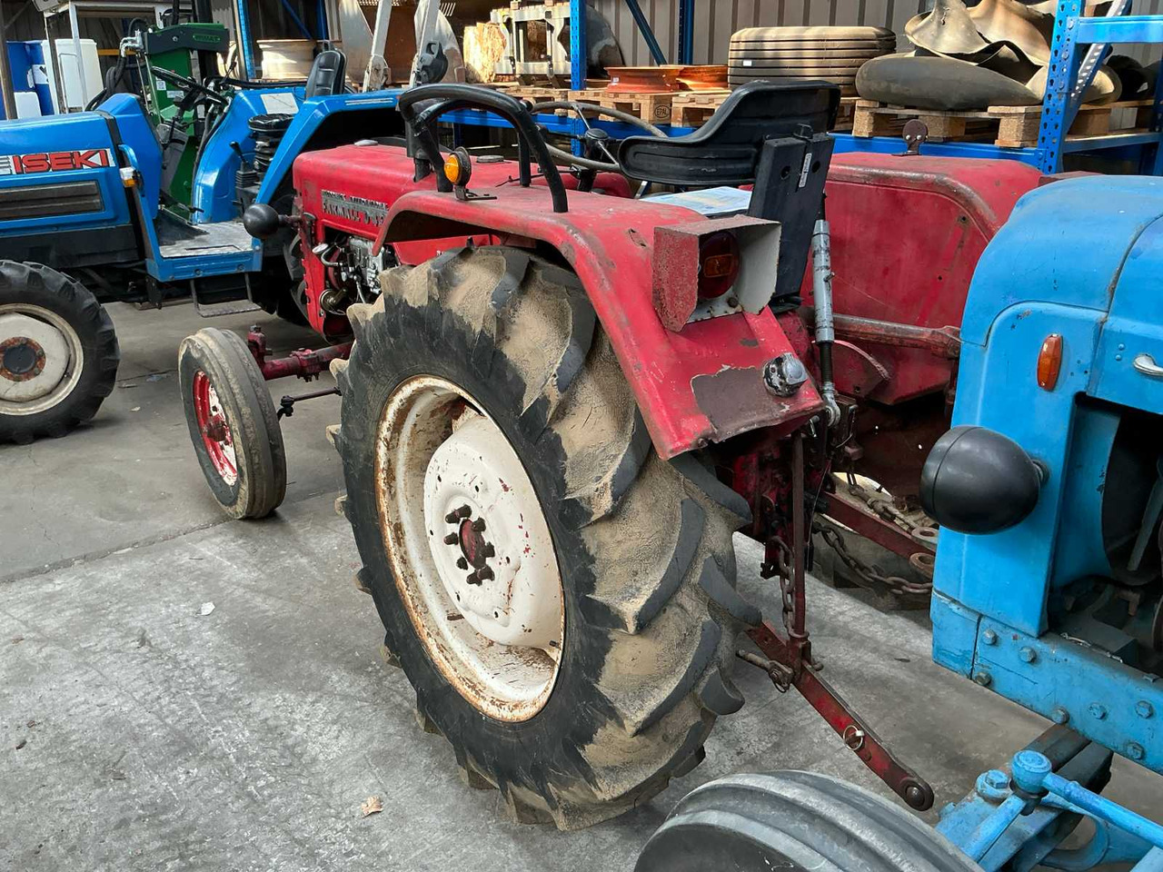 MC Cormick Farmall D430 - Mini tractor: picture 2 MC Cormick Farmall D430 - Mini tractor: picture 2