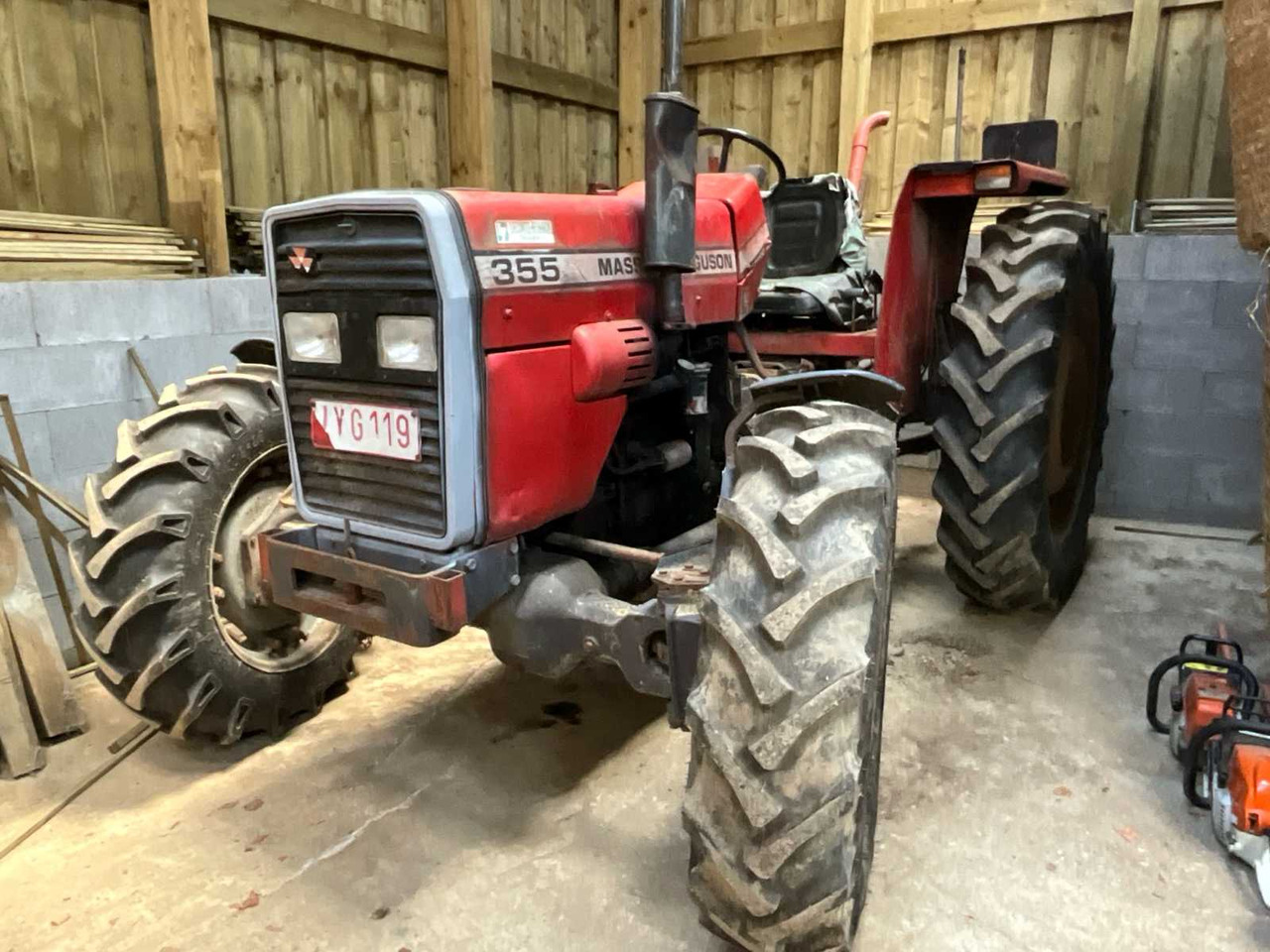 Massey-Ferguson 355 - Farm tractor: picture 1 Massey-Ferguson 355 - Farm tractor: picture 1