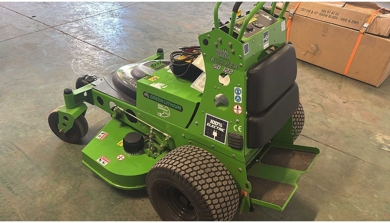 Mean green stalker - Garden mower: picture 2 Mean green stalker - Garden mower: picture 2