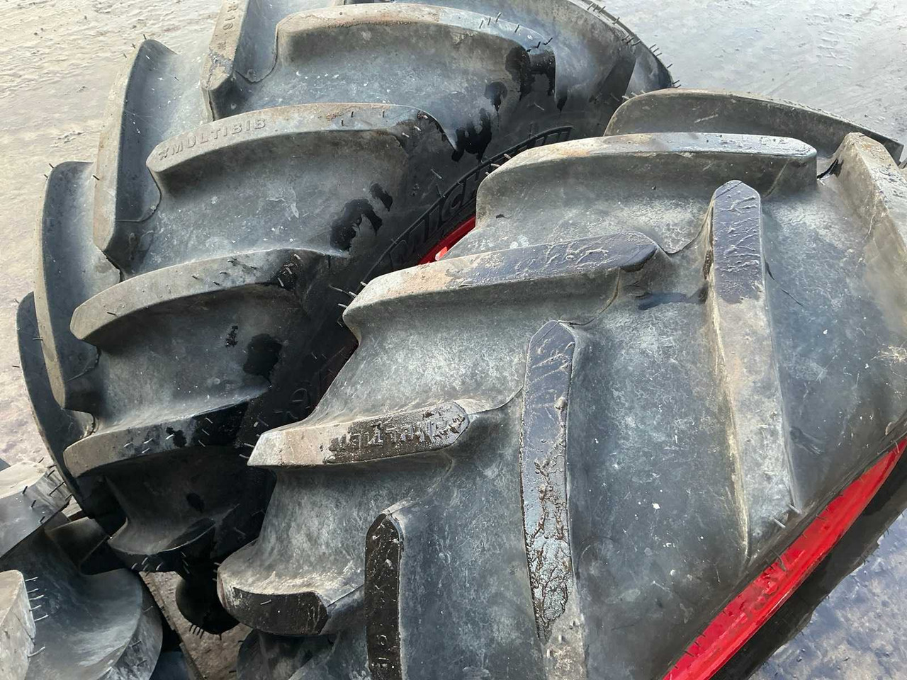 Michelin Multibib - Wheels and tires for Farm tractor: picture 5 Michelin Multibib - Wheels and tires for Farm tractor: picture 5