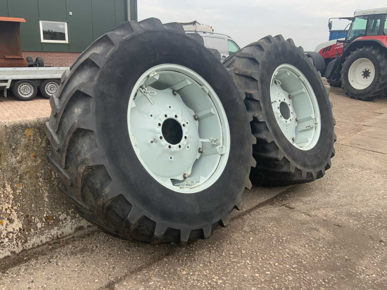 Michelin XM108 - Wheels and tires for Farm tractor: picture 2 Michelin XM108 - Wheels and tires for Farm tractor: picture 2