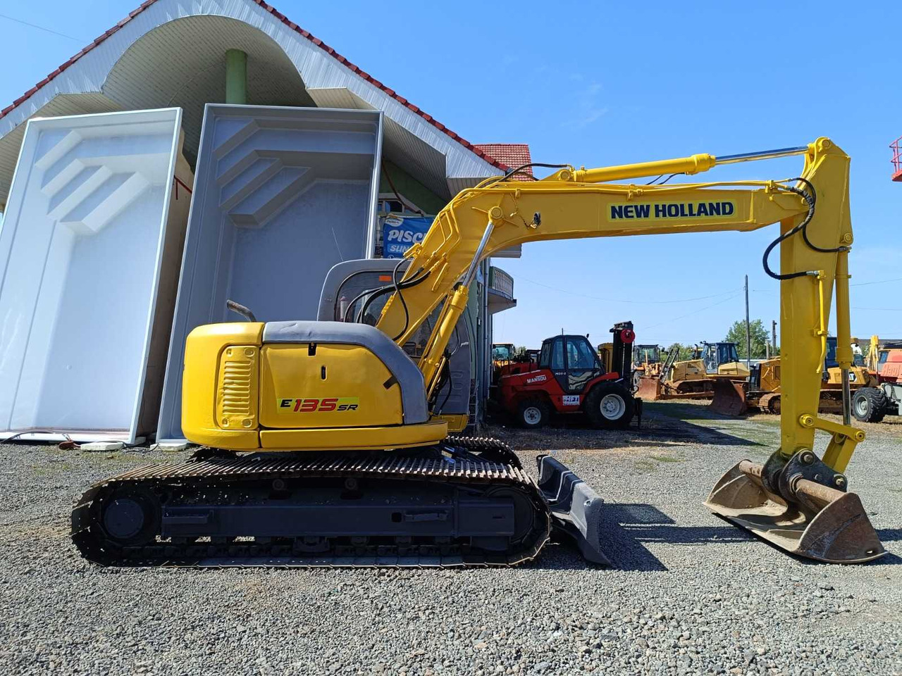 NEW HOLLAND KOBELCO - E-135-SR - TRACKED EXCAVATOR - 2011 - Excavator: picture 5 NEW HOLLAND KOBELCO - E-135-SR - TRACKED EXCAVATOR - 2011 - Excavator: picture 5