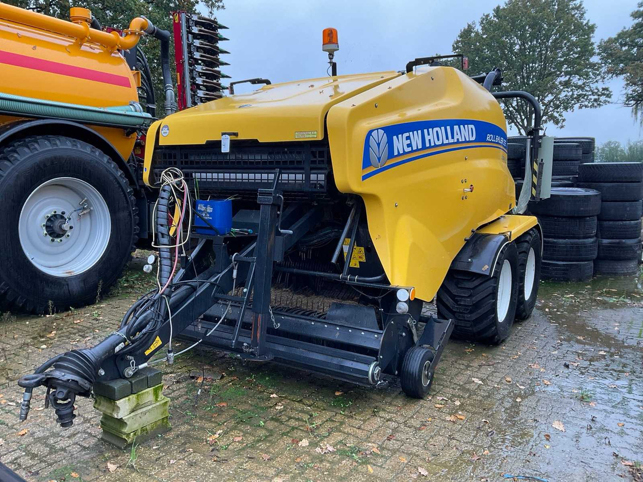 New Holland RB135 ULTRA - Bale wrapper: picture 1 New Holland RB135 ULTRA - Bale wrapper: picture 1