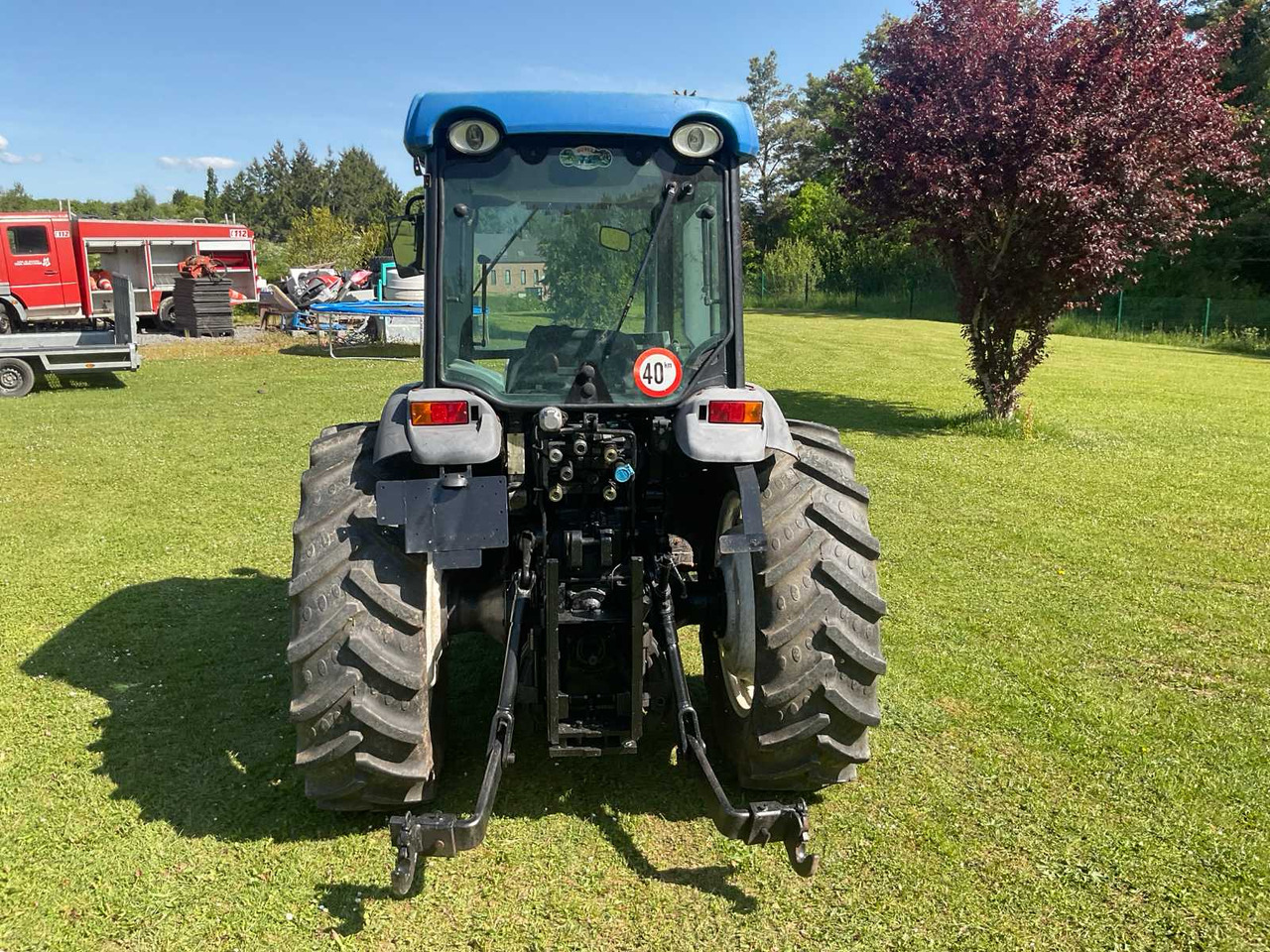 New Holland T4040N - Farm tractor: picture 4 New Holland T4040N - Farm tractor: picture 4