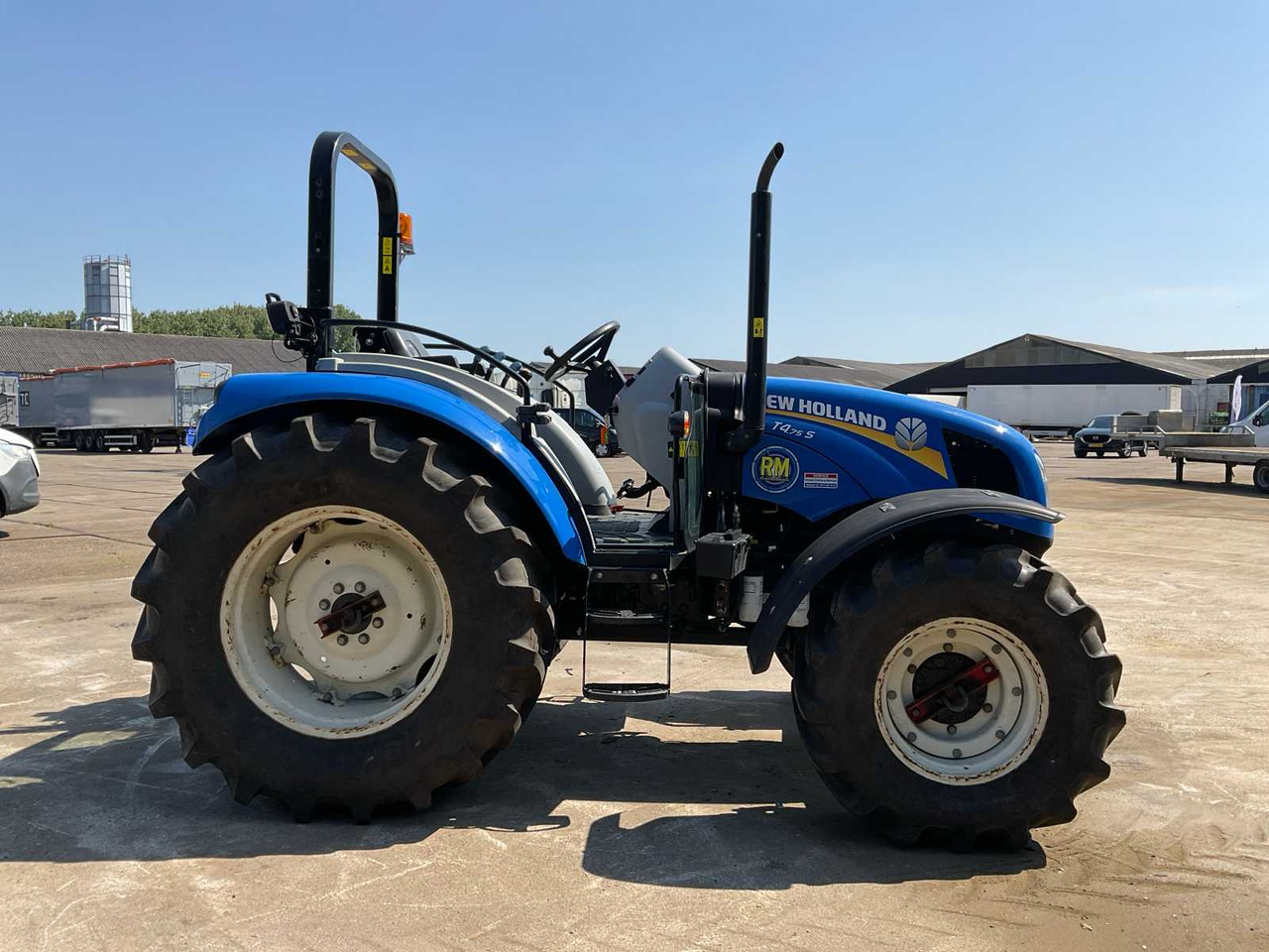 New holland T4.75 S - Farm tractor: picture 4 New holland T4.75 S - Farm tractor: picture 4