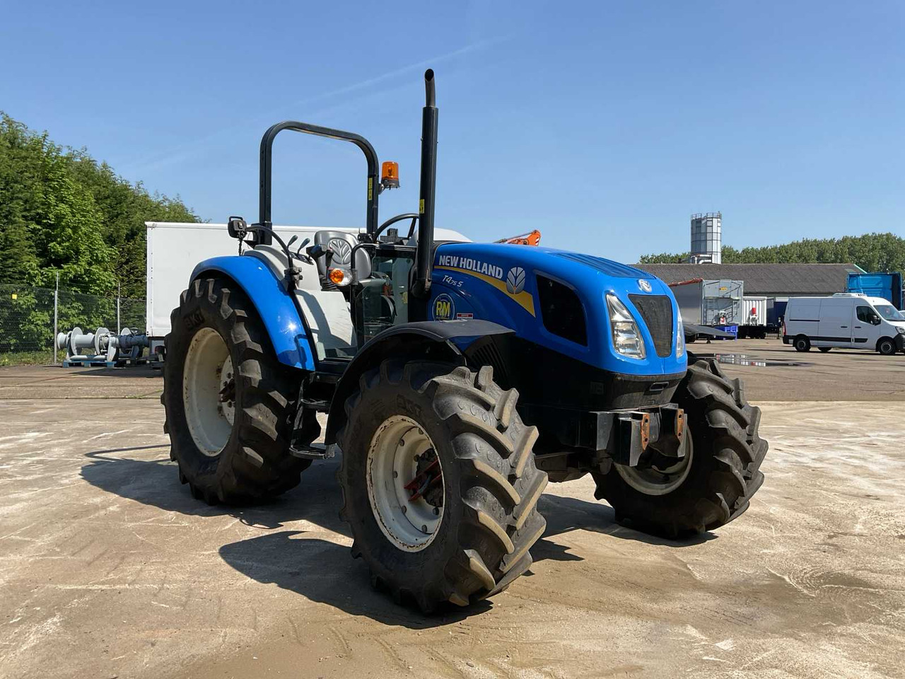 New holland T4.75 S - Farm tractor: picture 3 New holland T4.75 S - Farm tractor: picture 3