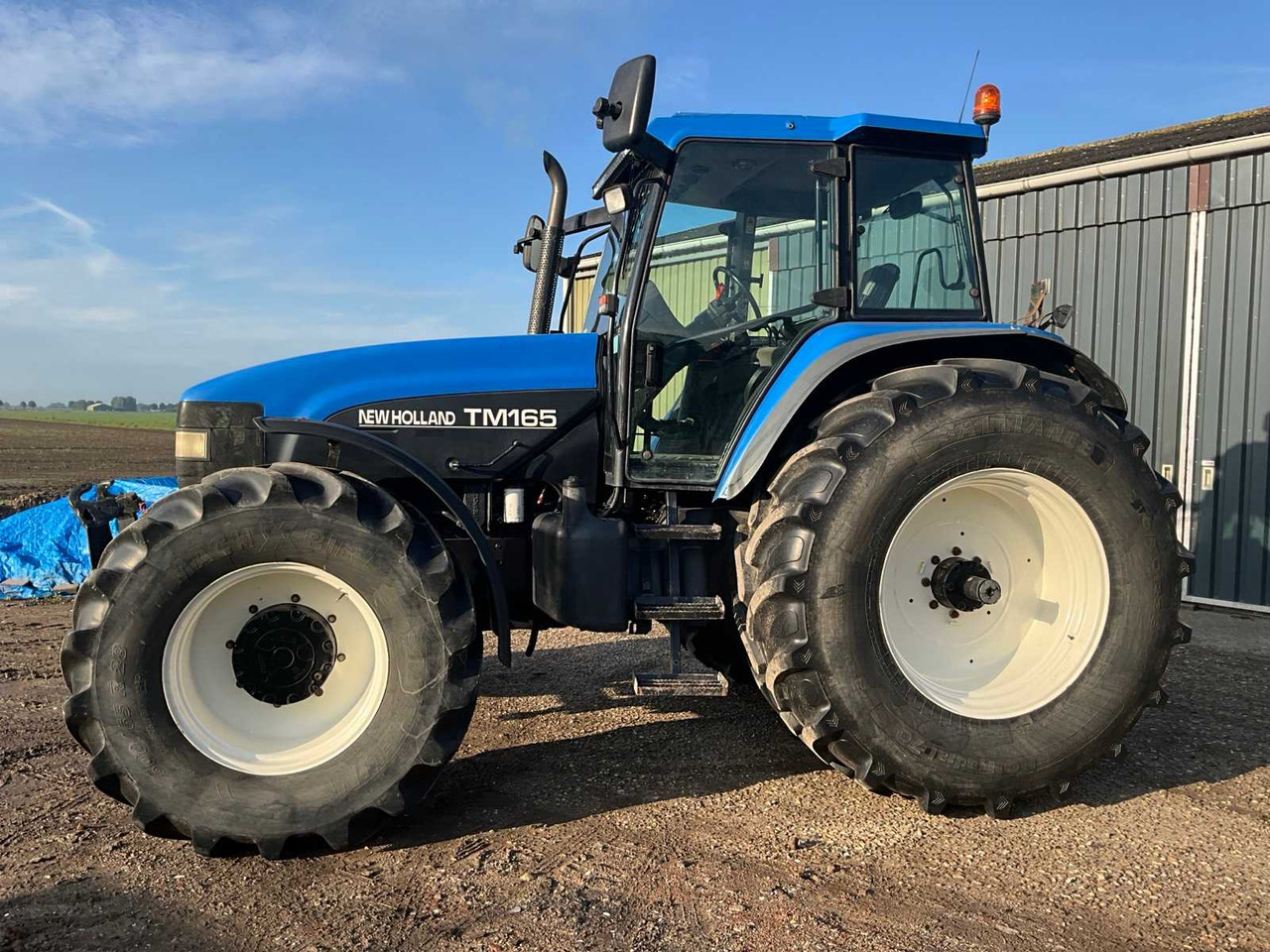 New holland TM165 - Farm tractor: picture 5 New holland TM165 - Farm tractor: picture 5