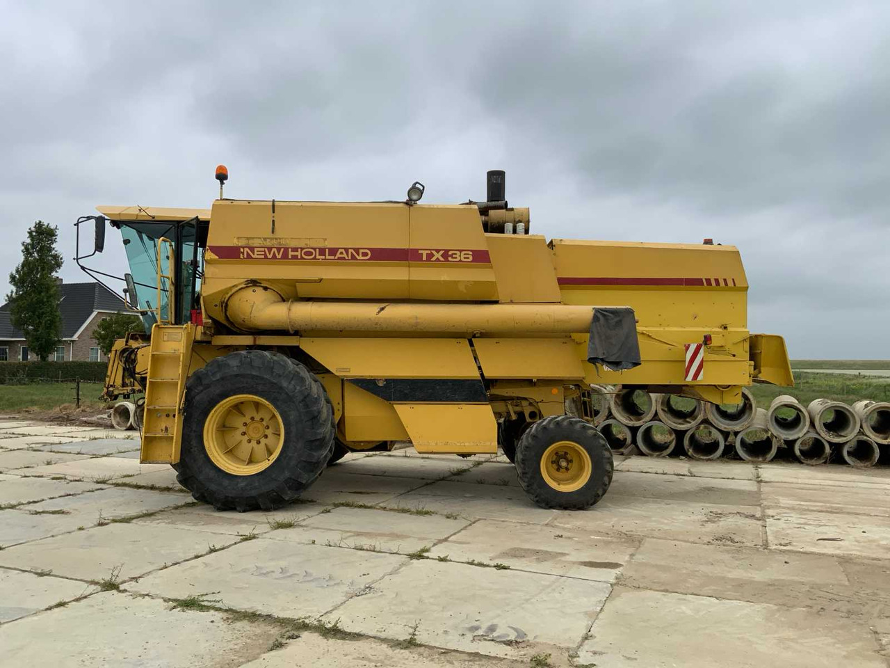 New holland TX36 - Combine harvester: picture 3 New holland TX36 - Combine harvester: picture 3