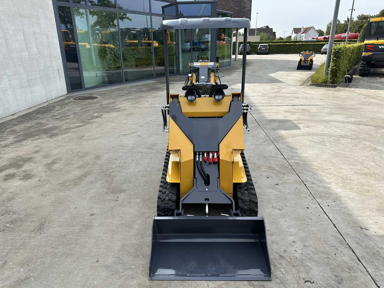 Newrick SI360 - Skid steer loader: picture 2 Newrick SI360 - Skid steer loader: picture 2