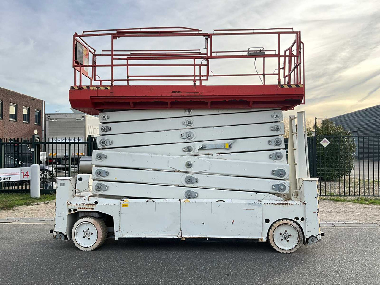 PB - S225-12ES - AERIAL PLATFORM WORKING HEIGHT 22,5 METERS, YEAR OF MANUFACTURE 2011 - Aerial platform: picture 3 PB - S225-12ES - AERIAL PLATFORM WORKING HEIGHT 22,5 METERS, YEAR OF MANUFACTURE 2011 - Aerial platform: picture 3